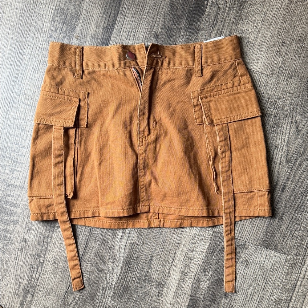Women's Tan Skirt